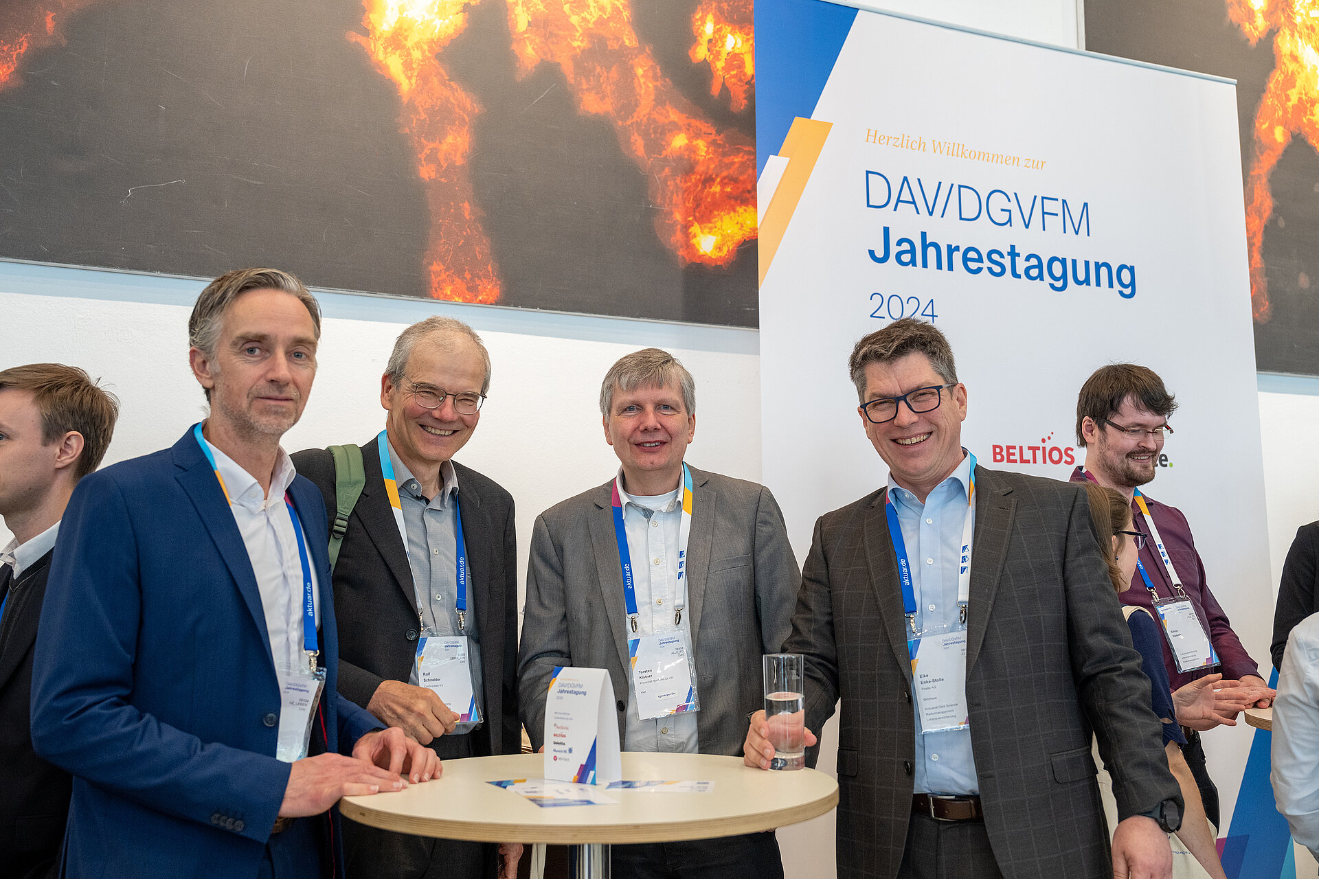 Gruppenfoto einiger Gäste der Jahrestagung 2024 von DAV/DGVFM