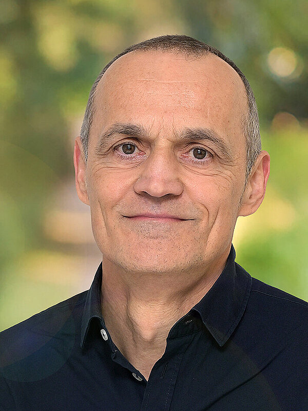 Portrait von Dr. Bruno Merz
