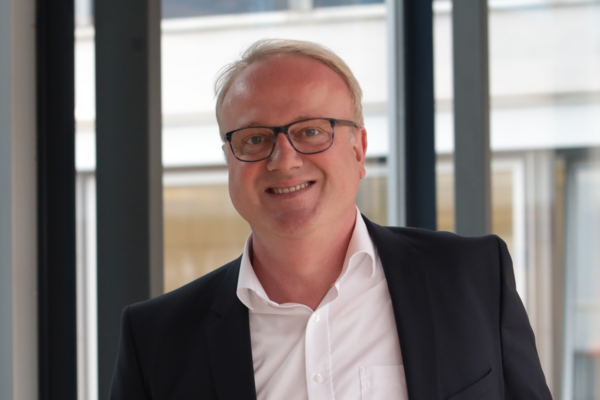 Portrait von Dr. Matthias Land